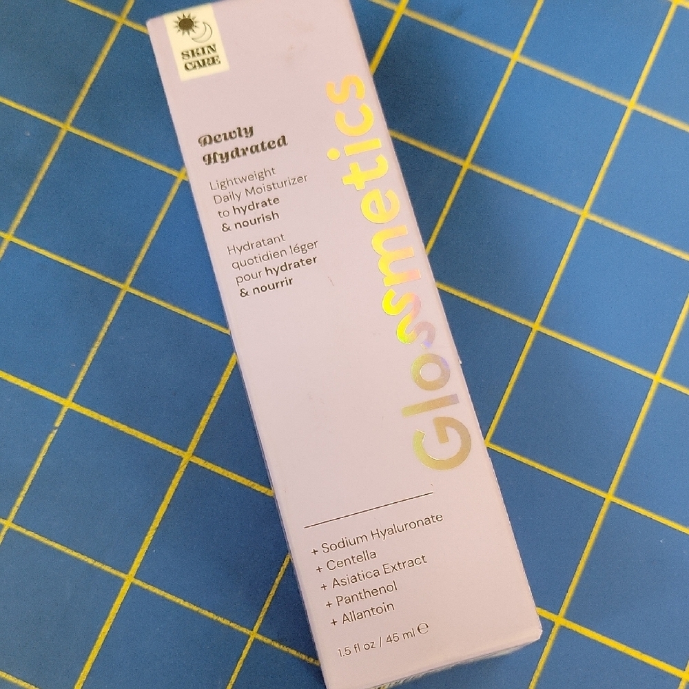 Glossmetics Dewy Hydrated Lightweight Moisturizer 45ml New Sealed Box